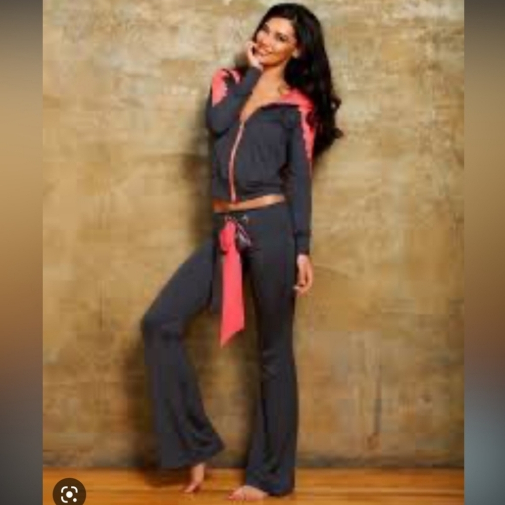 🔥Beach Bunny Lounge Bunny Booty Modal & Lace Tracksuit, Small